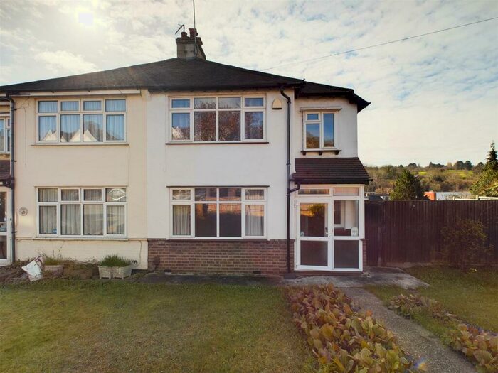 3 Bedroom Semi-Detached House To Rent In St. Andrews Road, Coulsdon, CR5