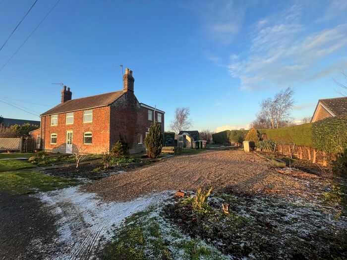 3 Bedroom Cottage To Rent In Coots Lane, Mumby, LN13