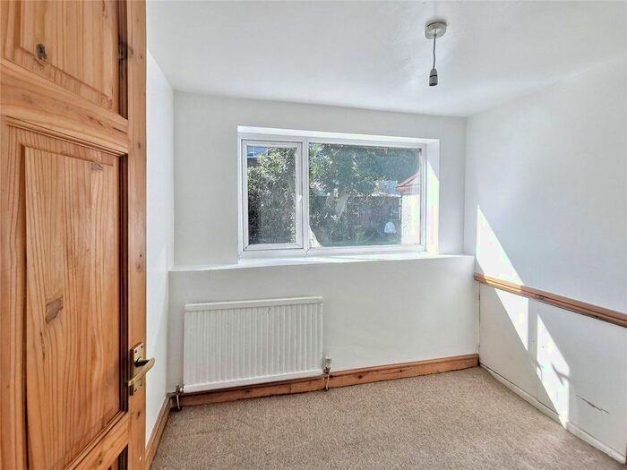 3 Bedroom End Of Terrace House For Sale In High Street, Porth, Rhondda Cynon Taf, CF39