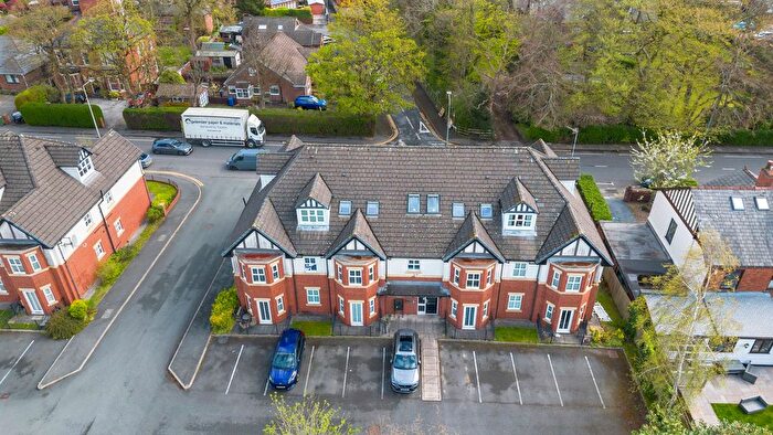 2 Bedroom Flat For Sale In Wigan Road, Ashton-In-Makerfield, WN4