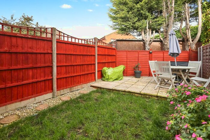 2 Bedroom Terraced House To Rent In Sandpiper Close, Worcester, WR5