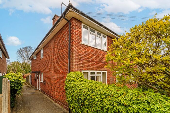 2 Bedroom Flat For Sale In Reedsfield Road, Surrey, TW15