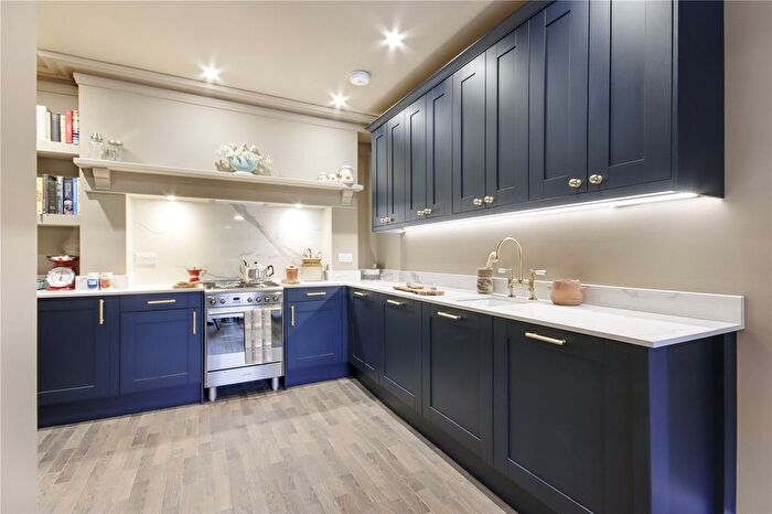 3 Bedroom Terraced House For Sale In Shipbourne Road, Tonbridge, Kent, TN10