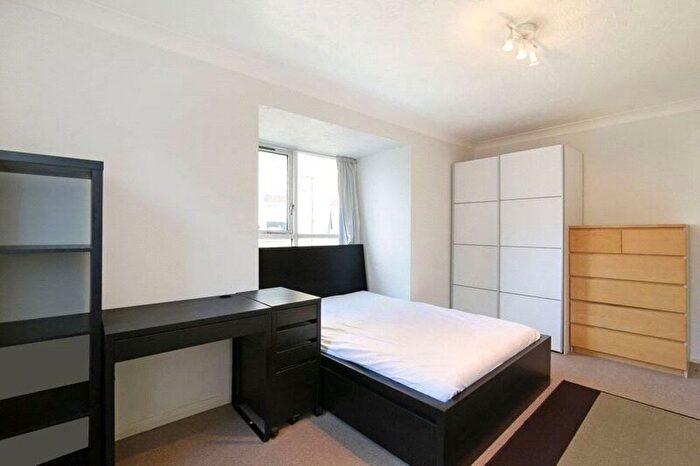 Studio To Rent In Stubbs Drive, London, SE16