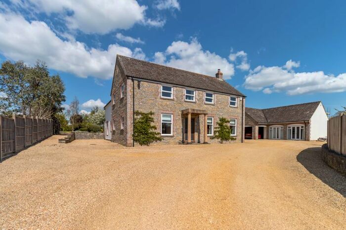 4 Bedroom Detached House For Sale In Level View, Huish Episcopi, Langport, TA10