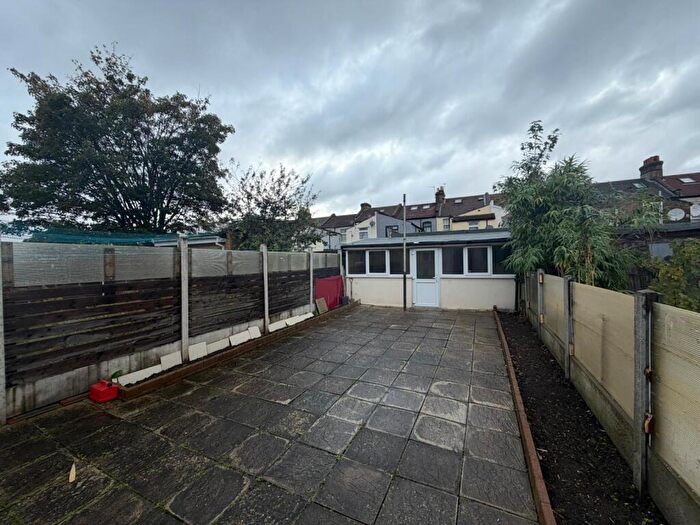 4 Bedroom Terraced House To Rent In Strone Road, Forest Gate, London, E7