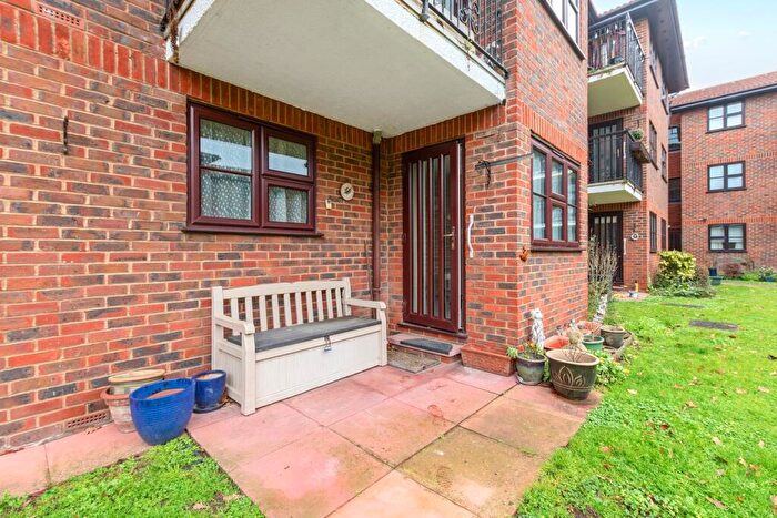 2 Bedroom Retirement Property For Sale In Hatherley Crescent, Sidcup, DA14
