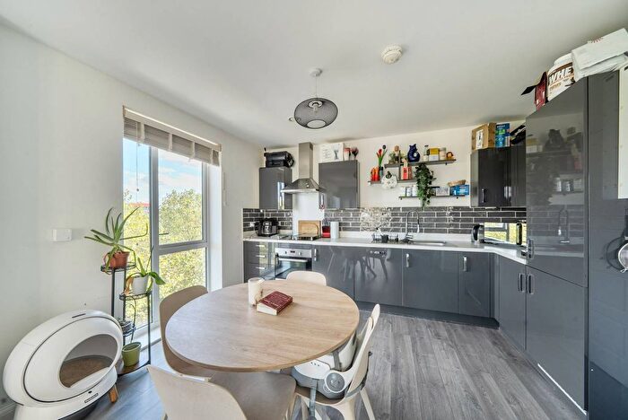 2 Bedroom Flat For Sale In Grahame Park Way, Colindale, London, NW9