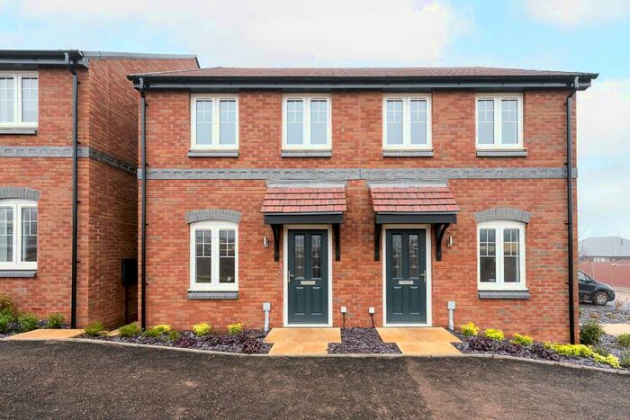 2 Bedroom Semi-Detached House To Rent In Aachen Close, HR9