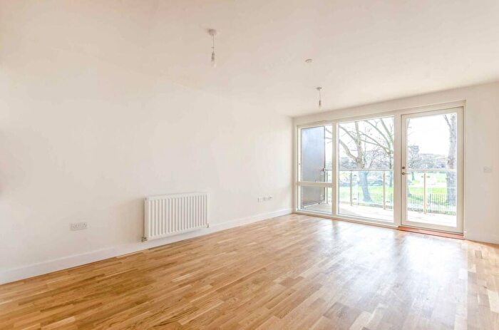 1 Bedroom Flat To Rent In Wimhurst Court, Poplar, London, E14