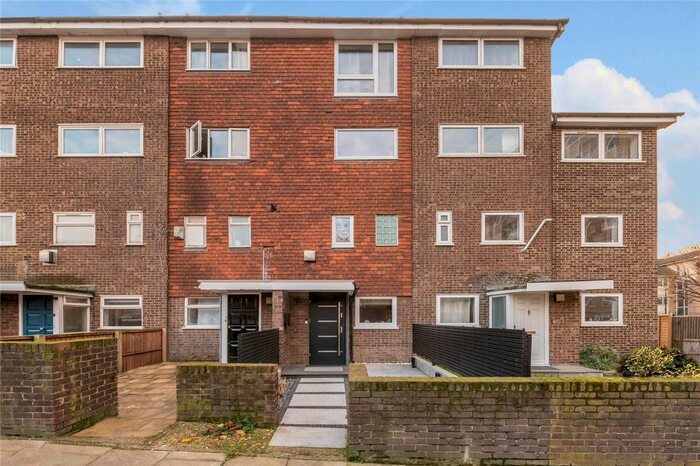 4 Bedroom Terraced House For Sale In Capstan Square, Cubitt Town, E14