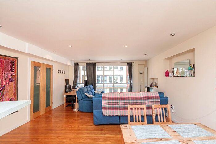 3 Bedroom Flat To Rent In Quastel House, Long Lane, SE1