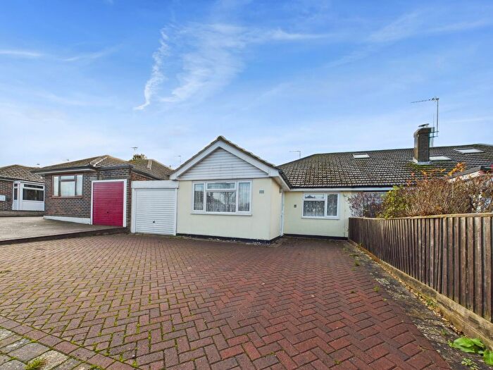 3 Bedroom Bungalow For Sale In Ashfield Road, Chesham, Buckinghamshire, HP5