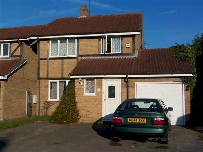 6 Bedroom Detached House To Rent In Caddy Close, Egham, TW20