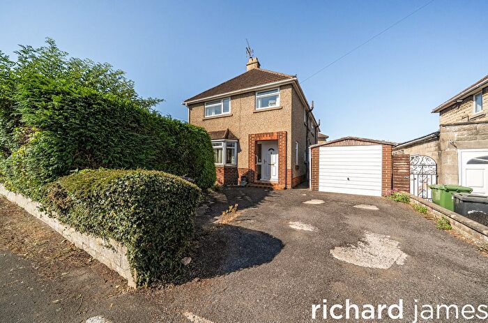 3 Bedroom Semi Detached House For Sale In Ashwell Close, Old Walcot, Swindon, SN3