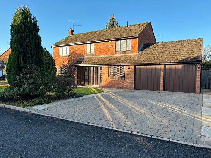 5 Bedroom Detached House For Sale In Mountbatten Avenue, Kenilworth, CV8