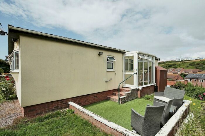 2 Bedroom Detached Bungalow For Sale In Court Farm Road, Newhaven, BN9