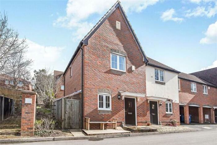 2 Bedroom Semi-Detached House To Rent In Lynn Close, Headington, OX3