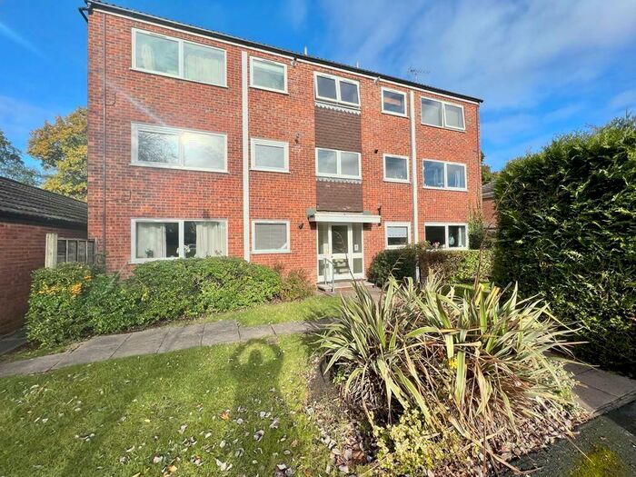 2 Bedroom Apartment To Rent In Henley Drive, Frimley Green, GU16