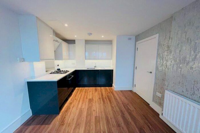 1 Bedroom Flat To Rent In High Street, Waltham Cross EN8