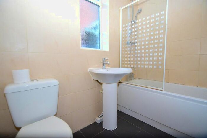 2 Bedroom Flat To Rent In Chillingham Road, Heaton, NE6