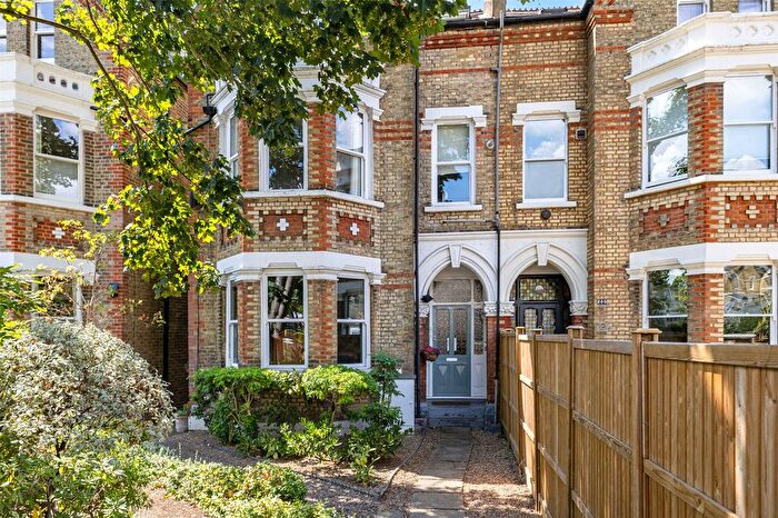 1 Bedroom Flat For Sale In St. Margarets Road, Twickenham, TW1