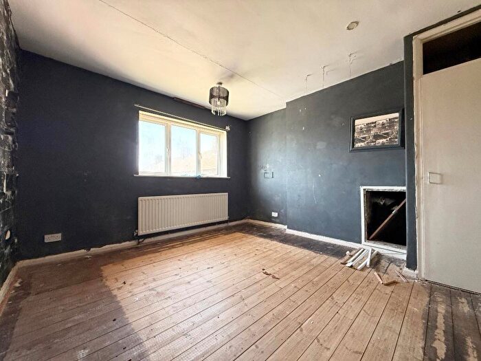 1 Bedroom Flat For Sale In Ross Close, Luton, LU1