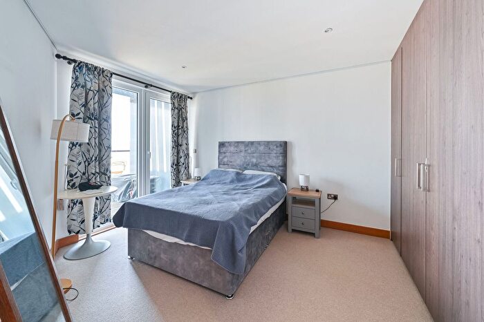 1 Bedroom Flat To Rent In Duke Of Wellington Avenue, Woolwich, London, SE18