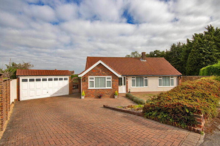 3 Bedroom Detached Bungalow For Sale In Lilac Place, Meopham, Gravesend, DA13