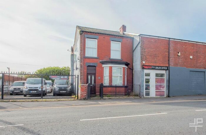 4 Bedroom End Of Terrace House To Rent In Manchester Road, Ince, Wigan, WN2