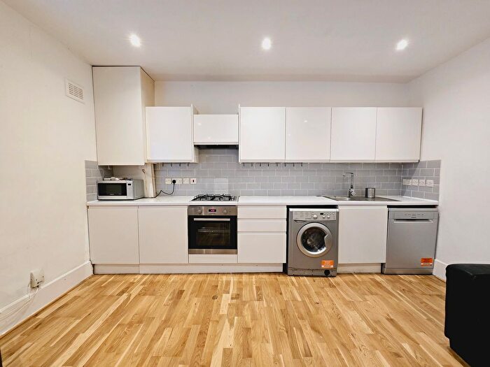 4 Bedroom Flat To Rent In Hillmarton Road, London, N7