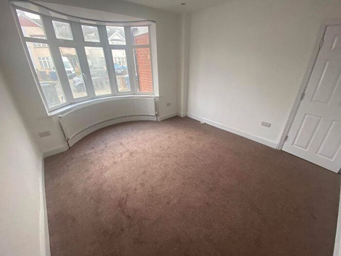 4 Bedroom Terraced House To Rent In St. Peters Road, Southall, UB1