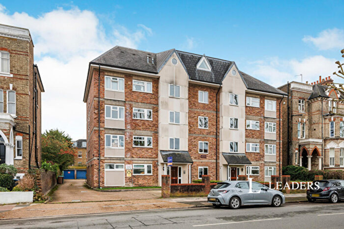 1 Bedroom House To Rent In Osprey Court, Maple Road, Surbiton, KT6