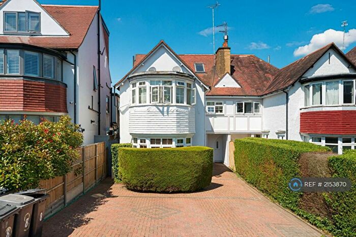 2 Bedroom Flat To Rent In Park Drive, London, NW11