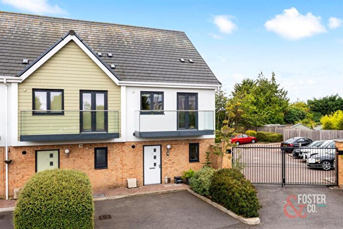 3 Bedroom Semi-Detached House For Sale In Gatton Park Lane, Brighton, BN1