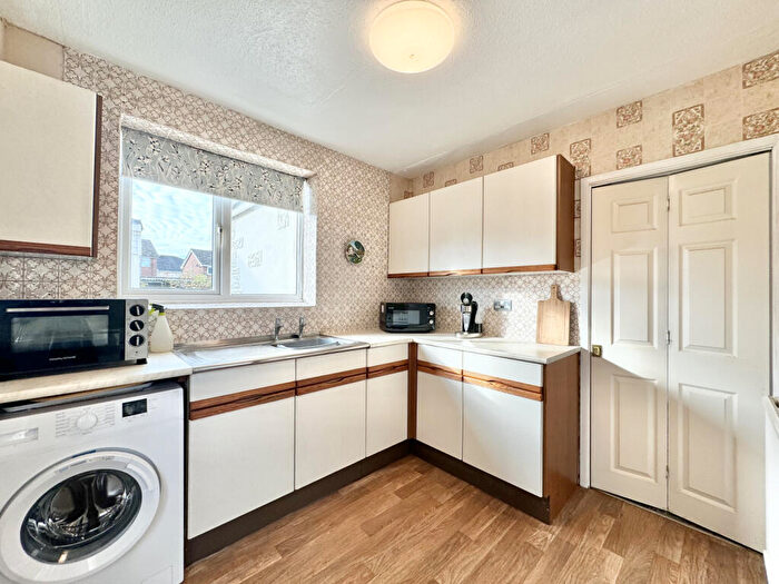 2 Bedroom Semi-Detached House For Sale In Lyndon Avenue, Garforth, LS25