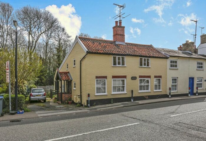 3 Bedroom Semi-Detached House For Sale In High Street, Yoxford, Saxmundham, IP17