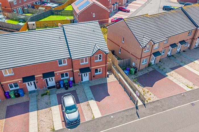 3 Bedroom End Of Terrace House For Sale In Broomfield Crescent, Glasgow, G21