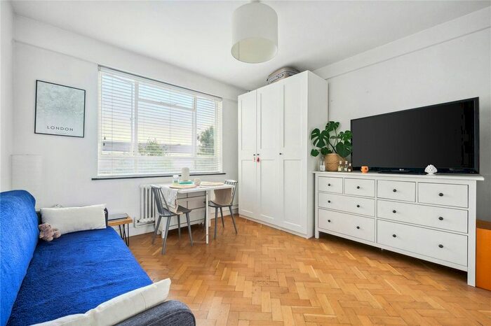 Studio To Rent In Christchurch Road, London, SW2
