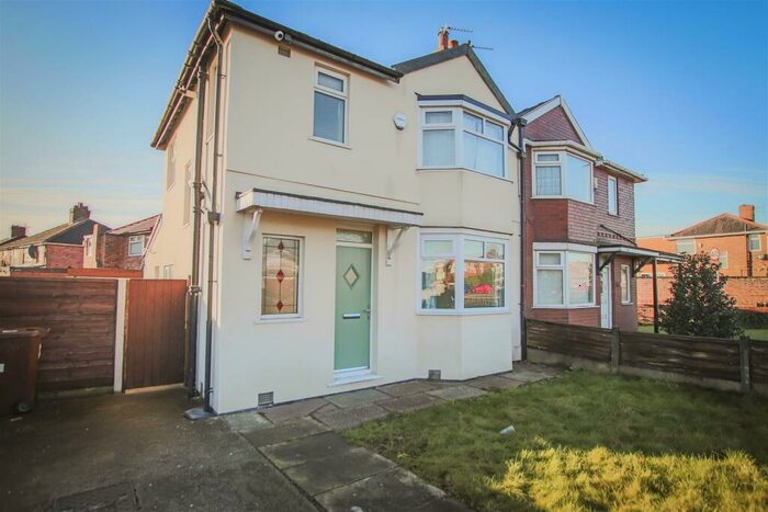 3 Bedroom Semi-Detached House To Rent In East Lancashire Road, Swinton, Manchester, M27