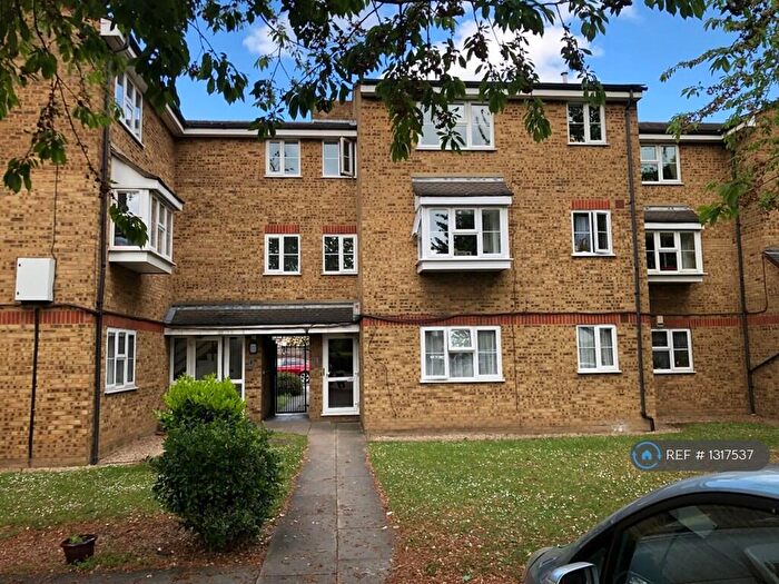 1 Bedroom Flat To Rent In Mill Court, London, E10