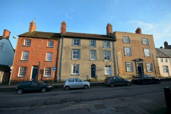 1 Bedroom Apartment To Rent In Marlborough Street, Faringdon, SN7