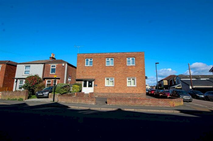 2 Bedroom Apartment To Rent In Park Road, Southampton, SO15