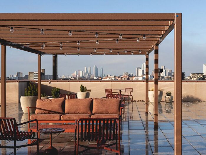 1 Bedroom Flat To Rent In Biscuit Walk, Bermondsey, London, SE16