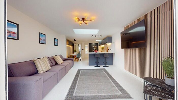 6 Bedroom House To Rent In Woodville Road, Cathays, Cardiff, CF24