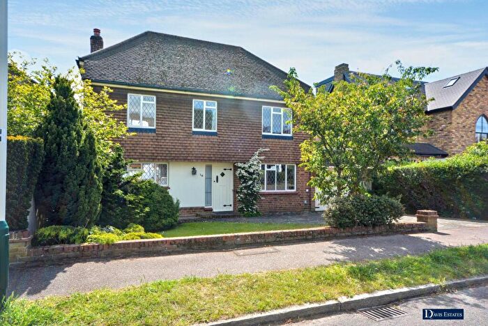 3 Bedroom Detached House For Sale In Ayloffs Walk, Emerson Park, Hornchurch, RM11