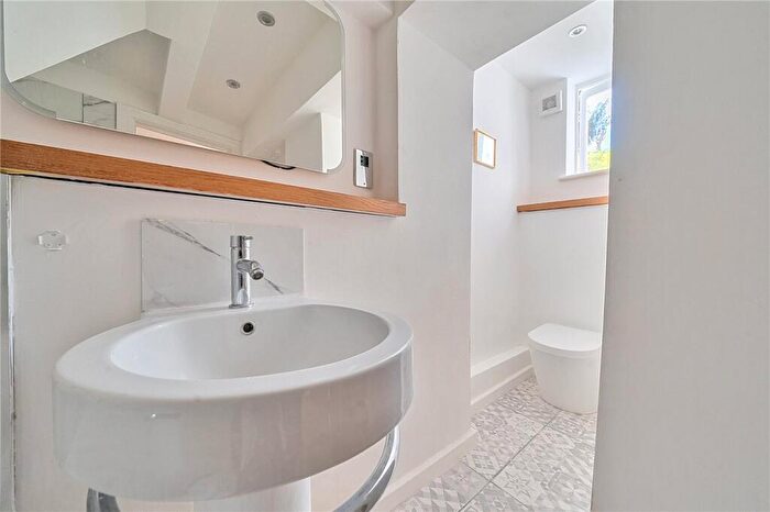 1 Bedroom Apartment For Sale In Devonshire Road, London, SE23