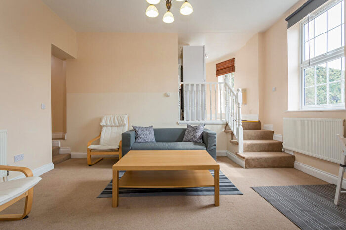2 Bedroom Apartment To Rent In Gawcott Road, Buckingham, MK18