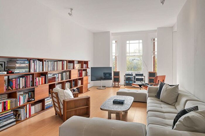 4 Bedroom Flat For Sale In Cheyne Walk, Chelsea, SW3