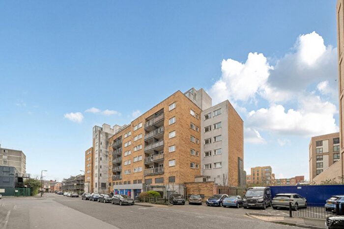 2 Bedroom Flat For Sale In Singapore Road, London, W13